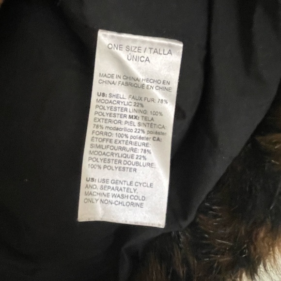 Chicos faux fur vest. Size 0. Fits like a medium. Brown and back animal print. - Picture 6 of 7